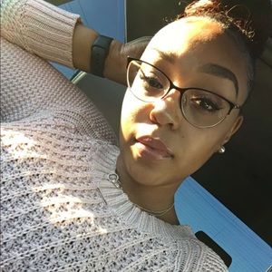 Meet your Posher, Caprice